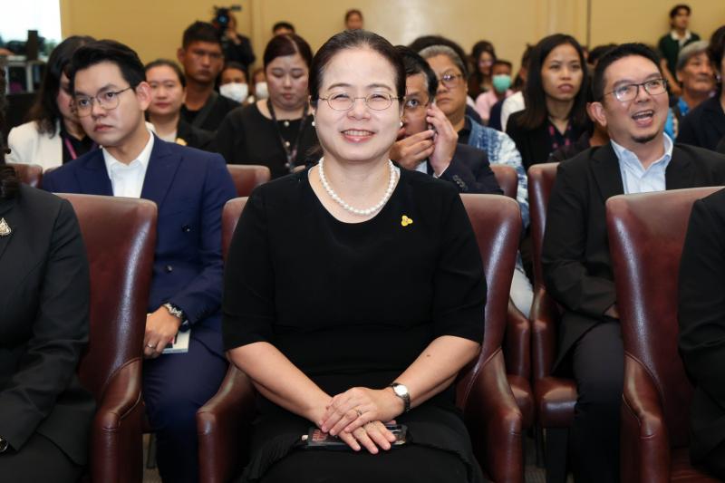 รมว.พม. เป็นประธาน�