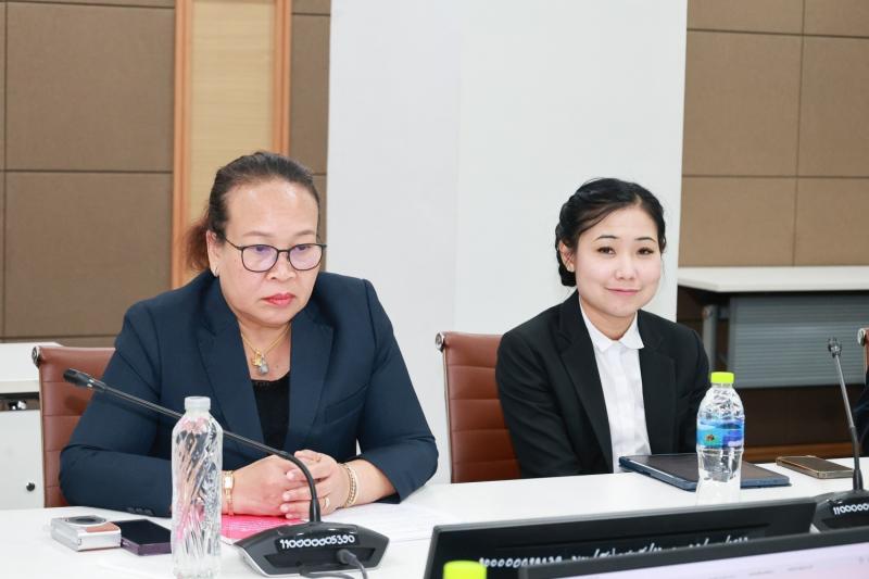 นายชนินทร์ รุ่งธน�