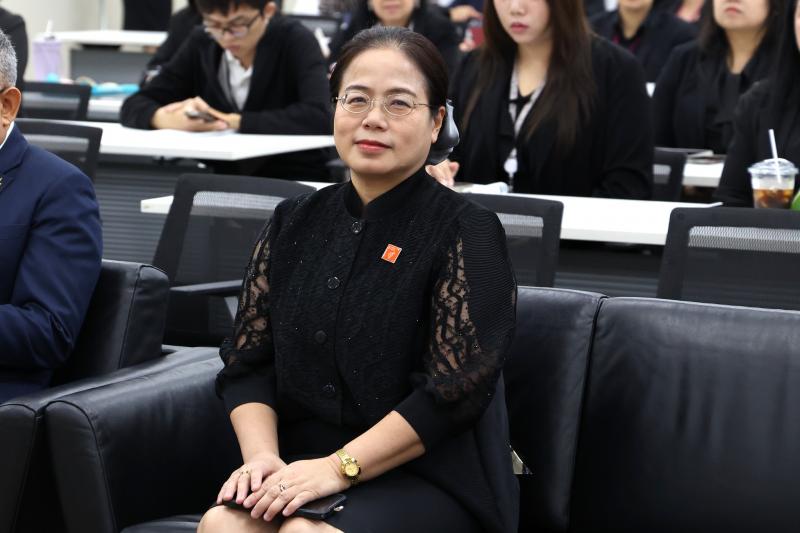 ปลัด พม. เป็นประธา�