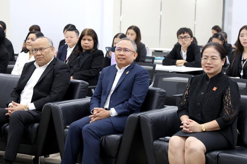ปลัด พม. เป็นประธา�