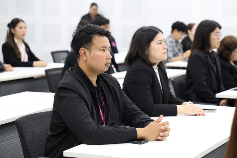 ปลัด พม. เป็นประธา�