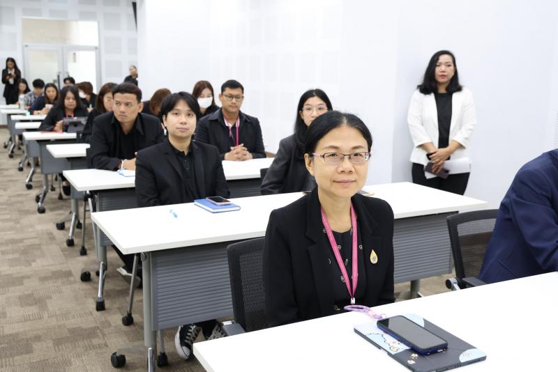 ปลัด พม. เป็นประธา�