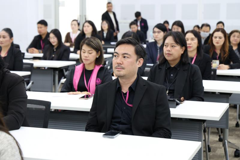 ปลัด พม. เป็นประธา�