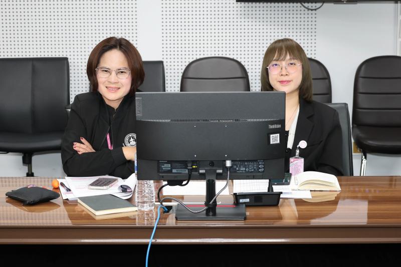 นางศิริลักษณ์ มีม�