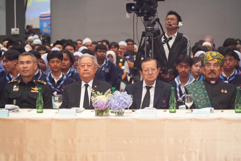 นายอุเทน ชนะกุล ผู