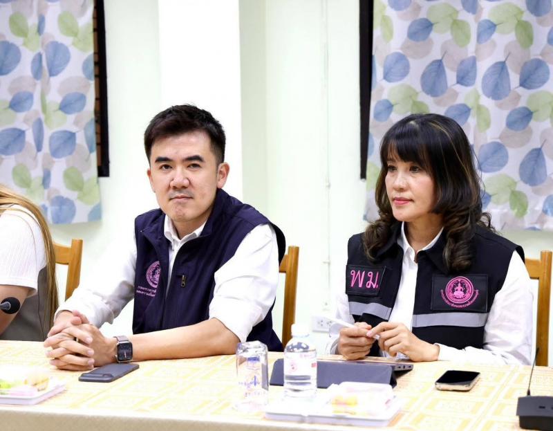 นายชนินทร์ รุ่งธน�