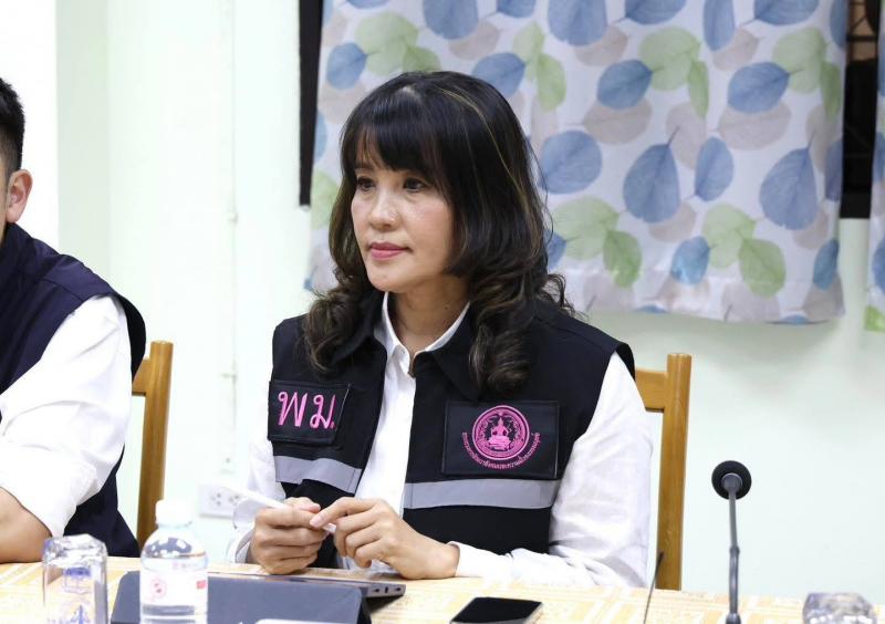 นายชนินทร์ รุ่งธน�