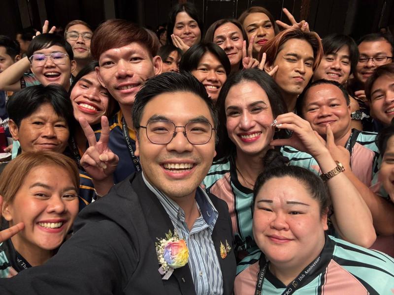 นายเอนกชัย เรืองร�