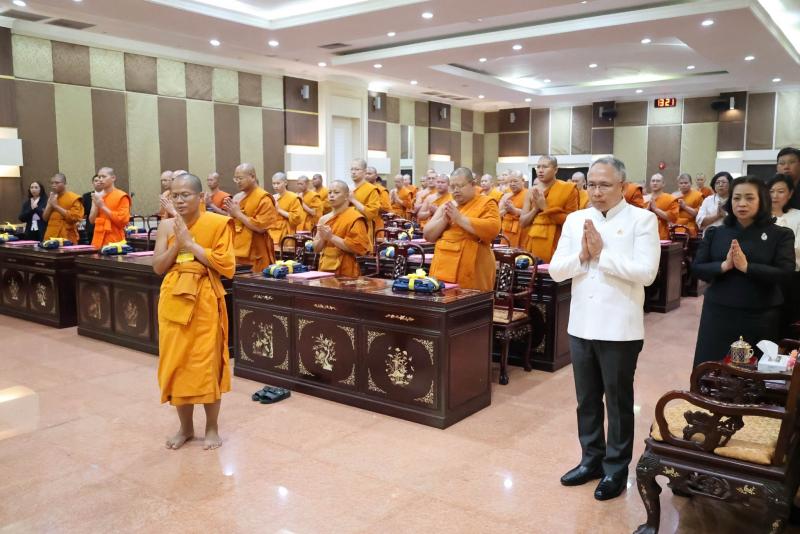 ปลัด พม. เป็นประธา�