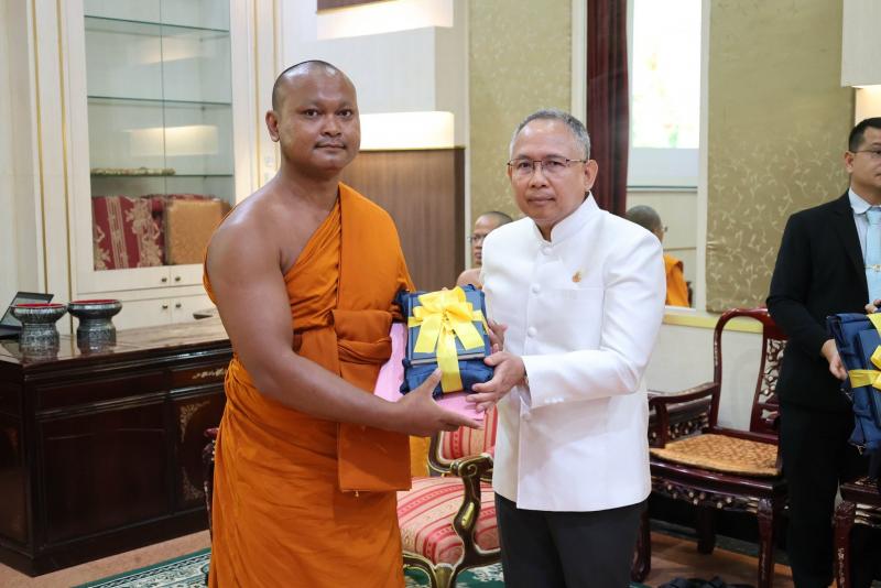 ปลัด พม. เป็นประธา�