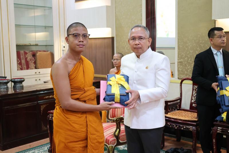 ปลัด พม. เป็นประธา�