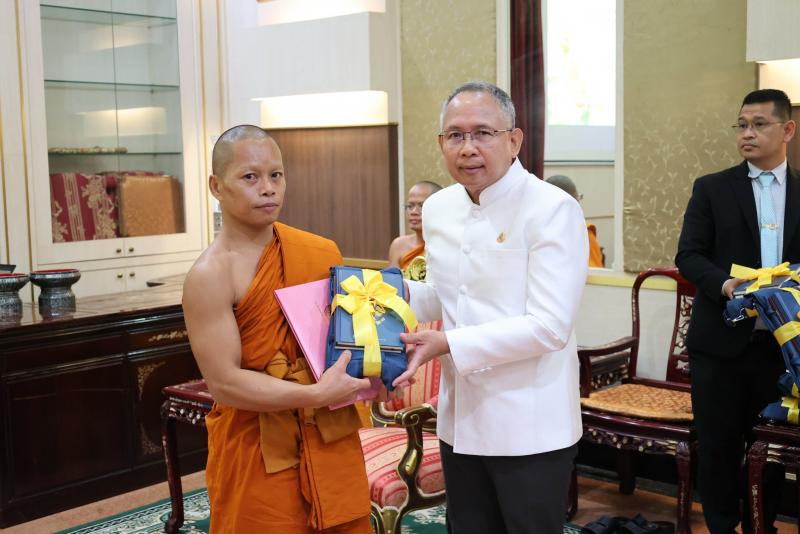 ปลัด พม. เป็นประธา�