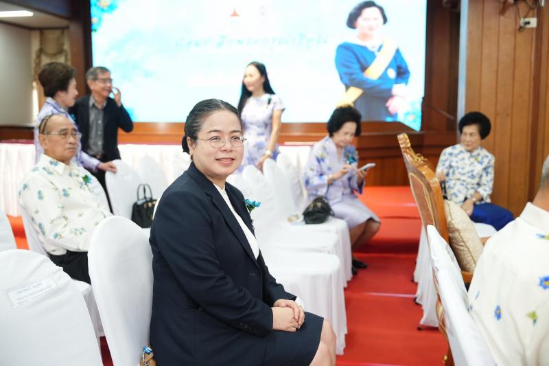 นางเตือนใจ คงสมบั�