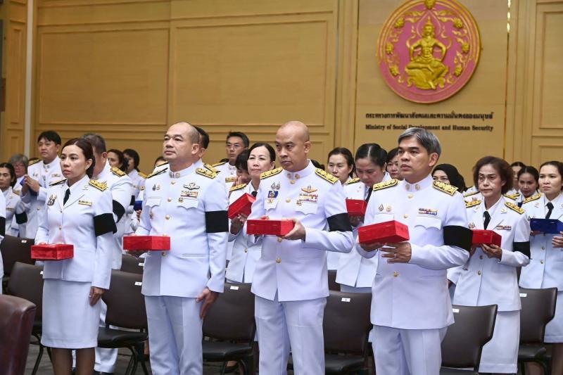 รมว.พม. เป็นประธาน�