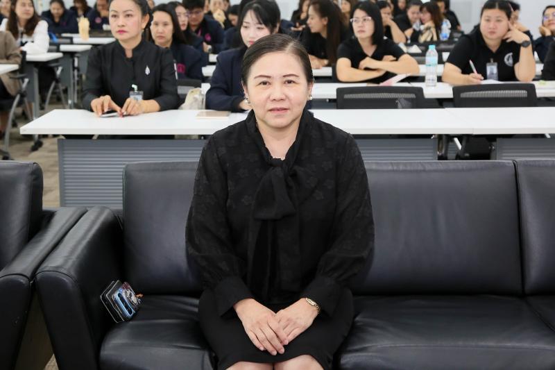 นางเตือนใจ คงสมบั�