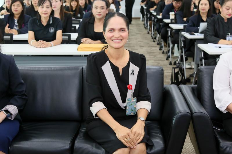 นางเตือนใจ คงสมบั�