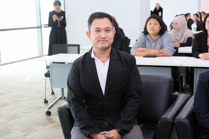 นางเตือนใจ คงสมบั�