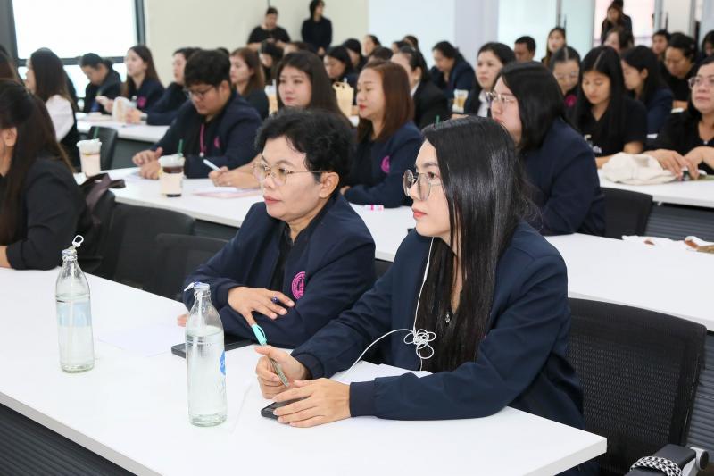 นางเตือนใจ คงสมบั�