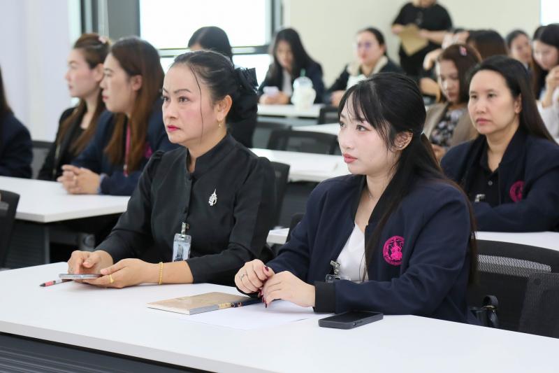 นางเตือนใจ คงสมบั�