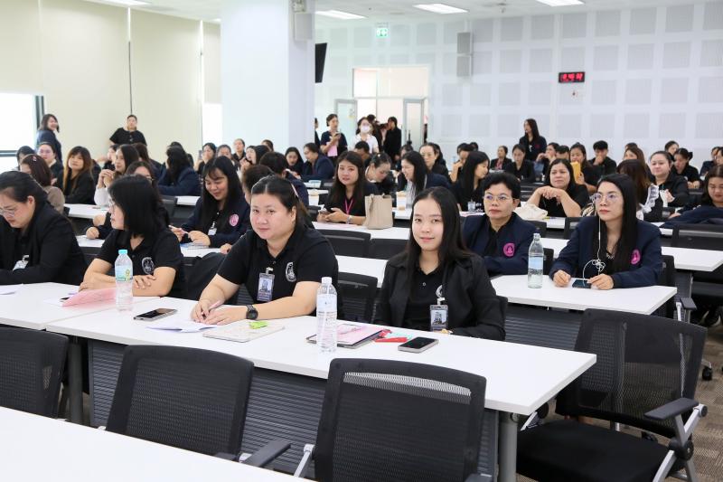 นางเตือนใจ คงสมบั�
