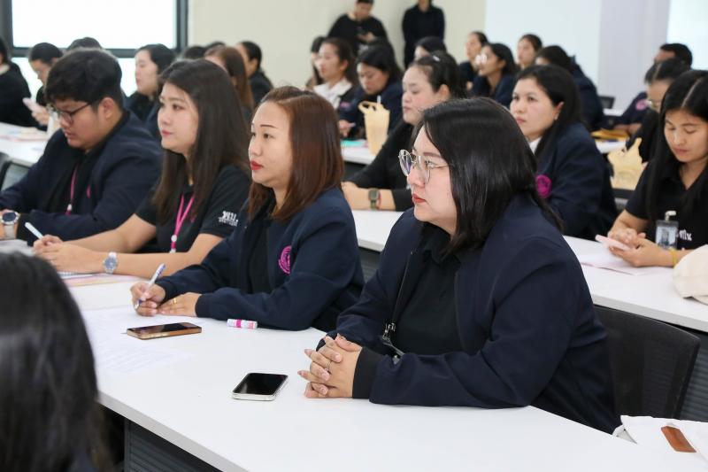 นางเตือนใจ คงสมบั�