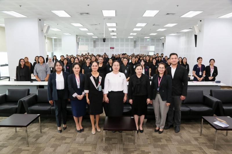 นางเตือนใจ คงสมบั�