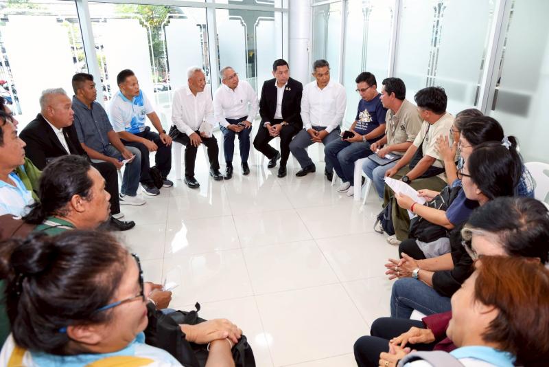 รมว.พม. ให้ขบวนคนจ�
