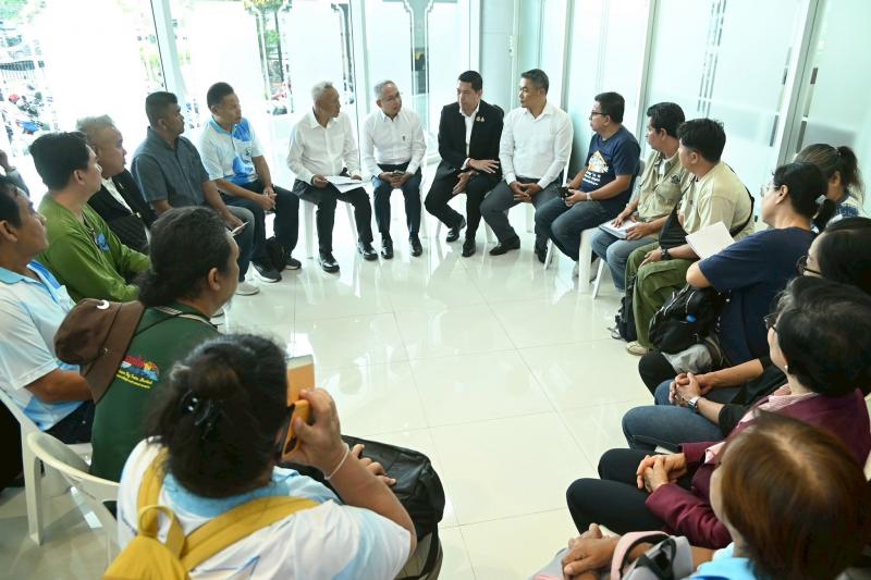 รมว.พม. ให้ขบวนคนจ�