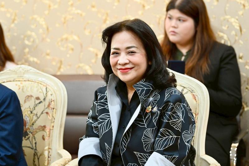 รมว.พม. ให้การต้อน�