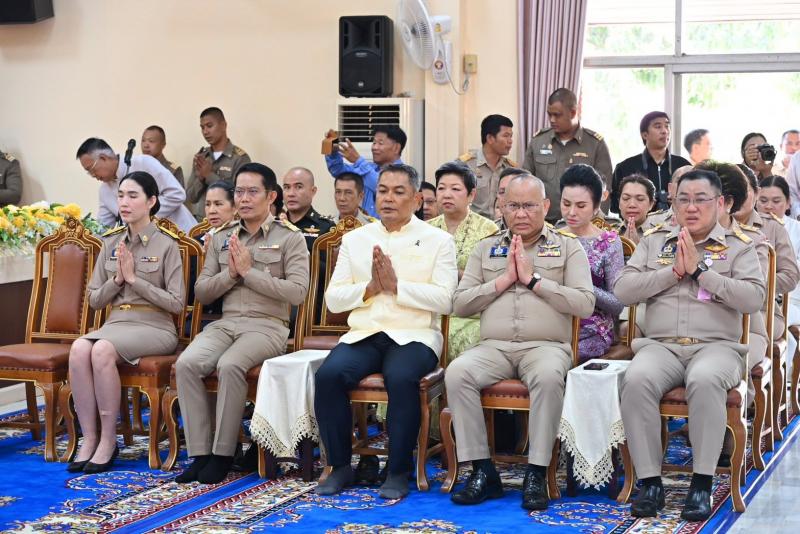 นายอภิชา เลิศพัชร�