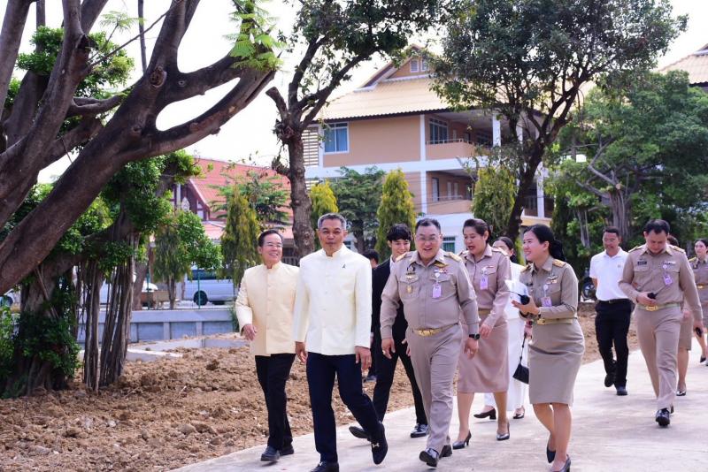 นายอภิชา เลิศพัชร�