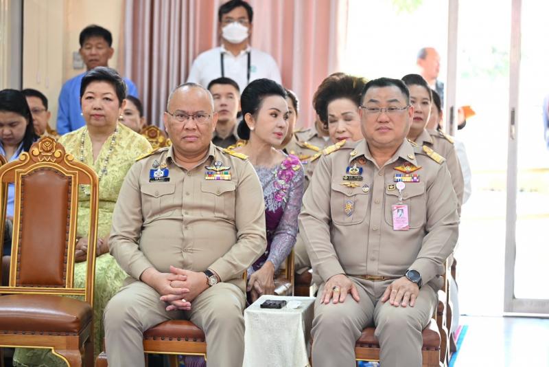นายอภิชา เลิศพัชร�