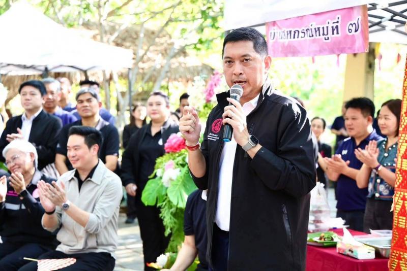 "นิกร" รมว.พม. เร�