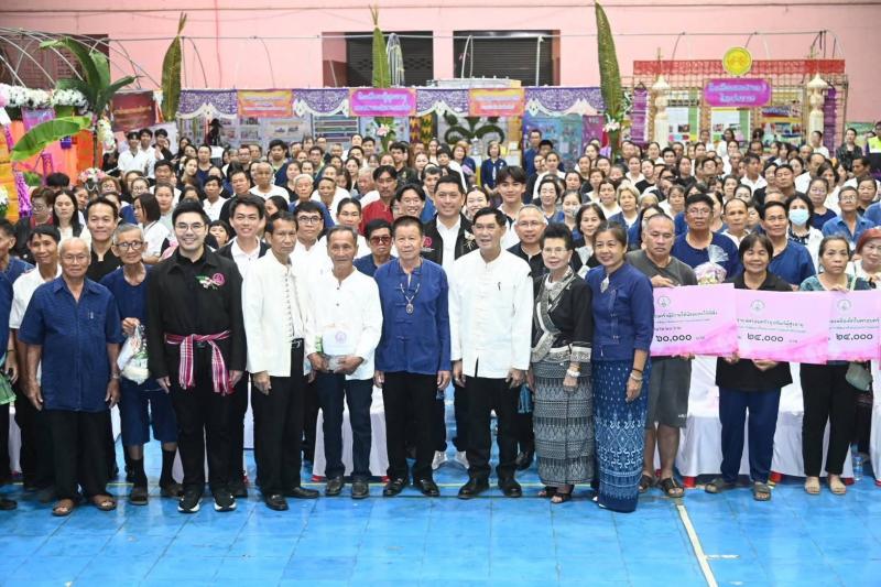 "นิกร" รมว.พม. เร�