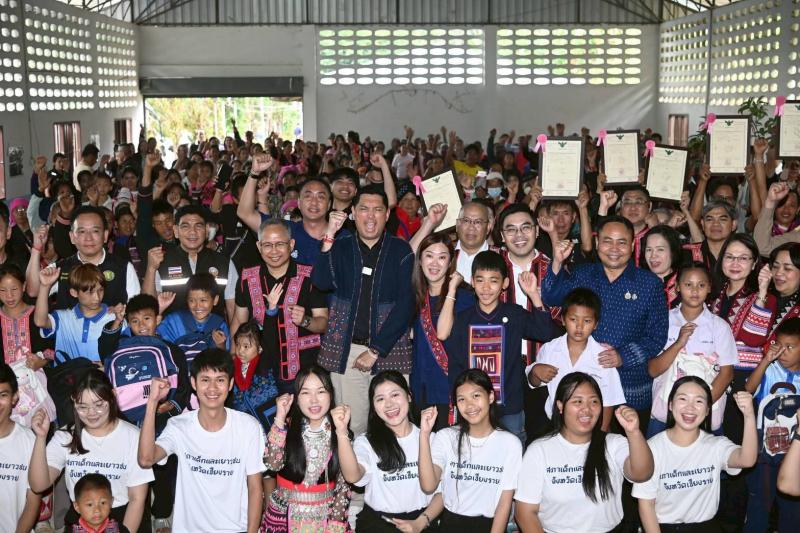 "นิกร" รมว.พม. จั�