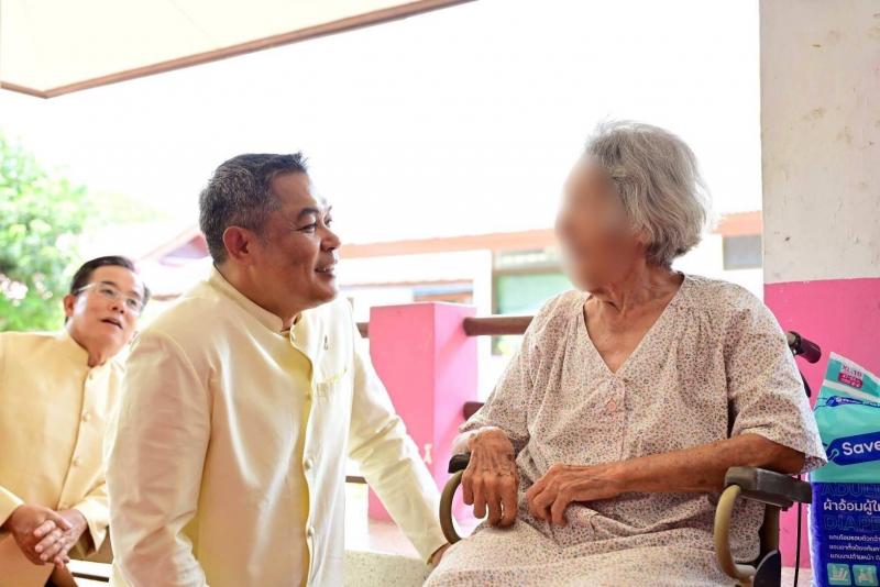 นายอภิชา เลิศพชรก�