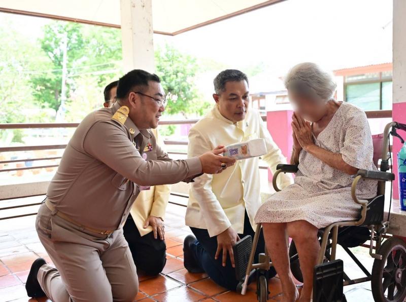 นายอภิชา เลิศพชรก�