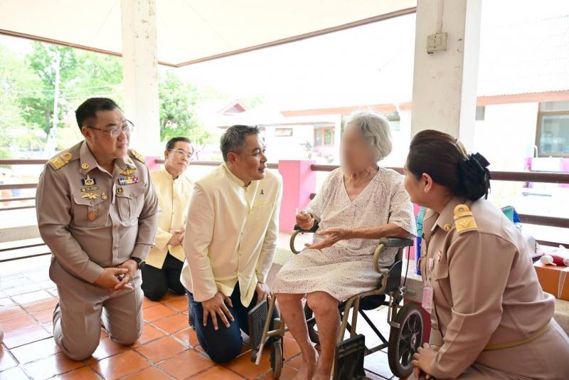นายอภิชา เลิศพชรก�