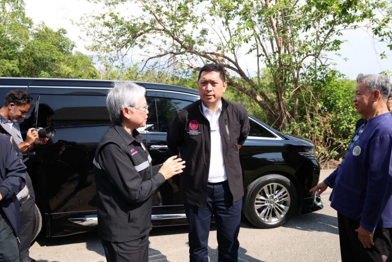 รมว.พม. ลงพื้นที่จ�