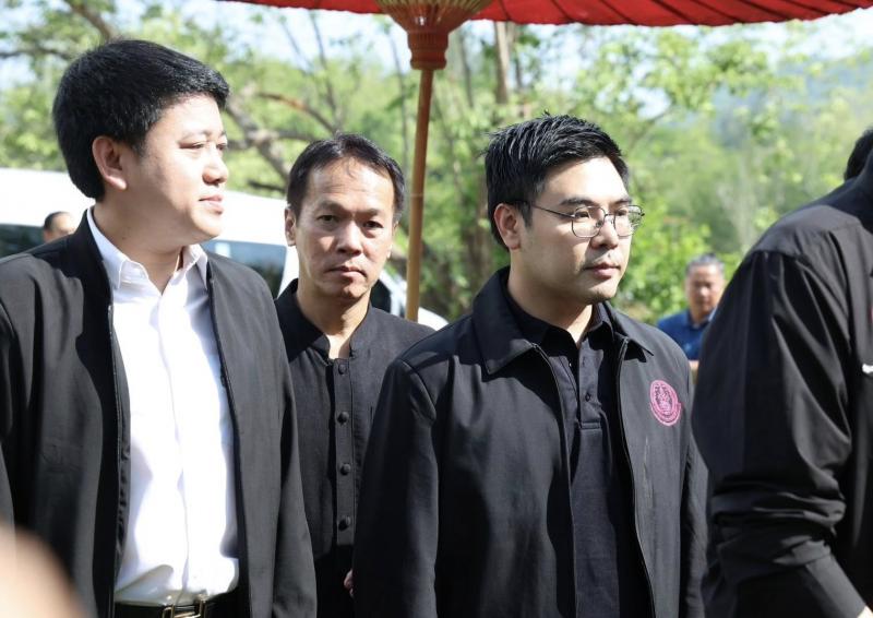 รมว.พม. ลงพื้นที่จ�
