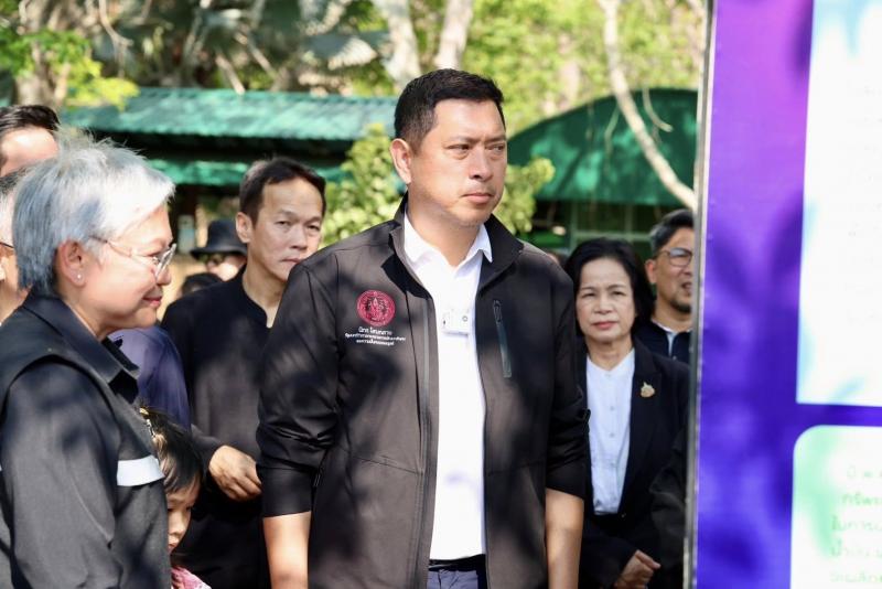 รมว.พม. ลงพื้นที่จ�