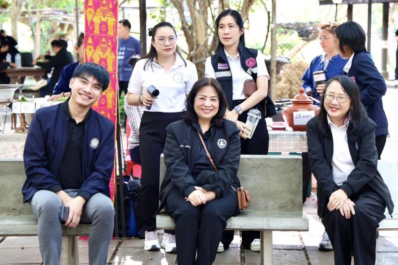 รมว.พม. ลงพื้นที่จ�