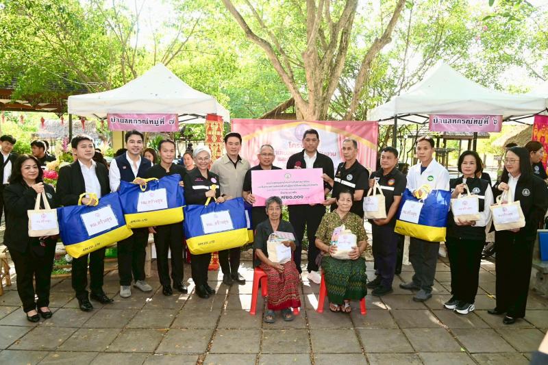 รมว.พม. ลงพื้นที่จ�