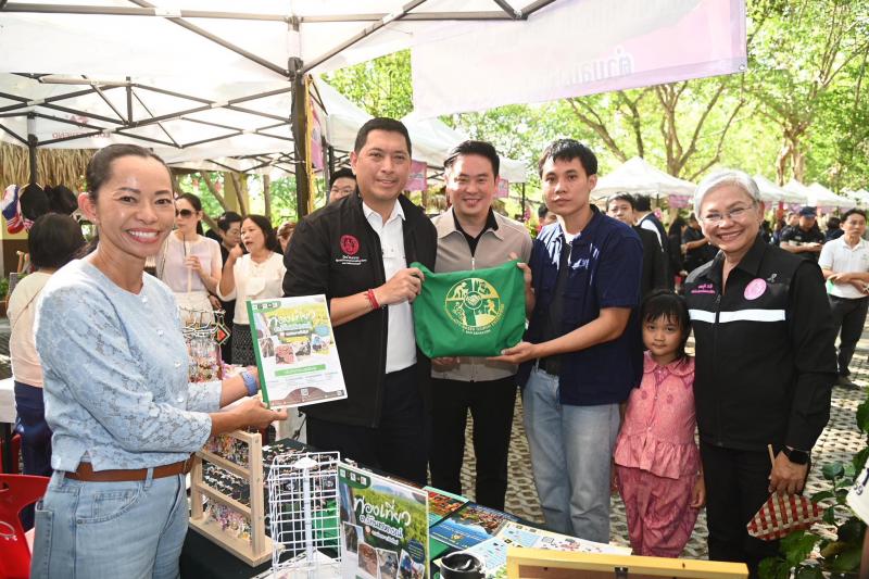 รมว.พม. ลงพื้นที่จ�