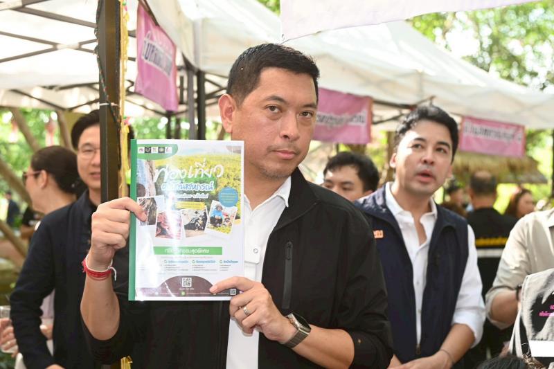 รมว.พม. ลงพื้นที่จ�