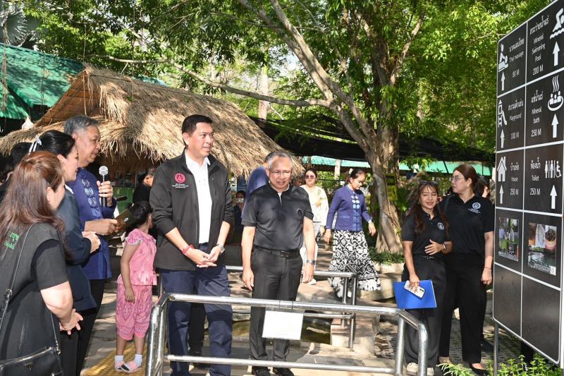 รมว.พม. ลงพื้นที่จ�