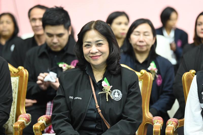 รมว.พม. ลงพื้นที่จ�