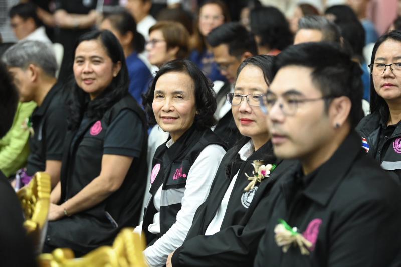 รมว.พม. ลงพื้นที่จ�