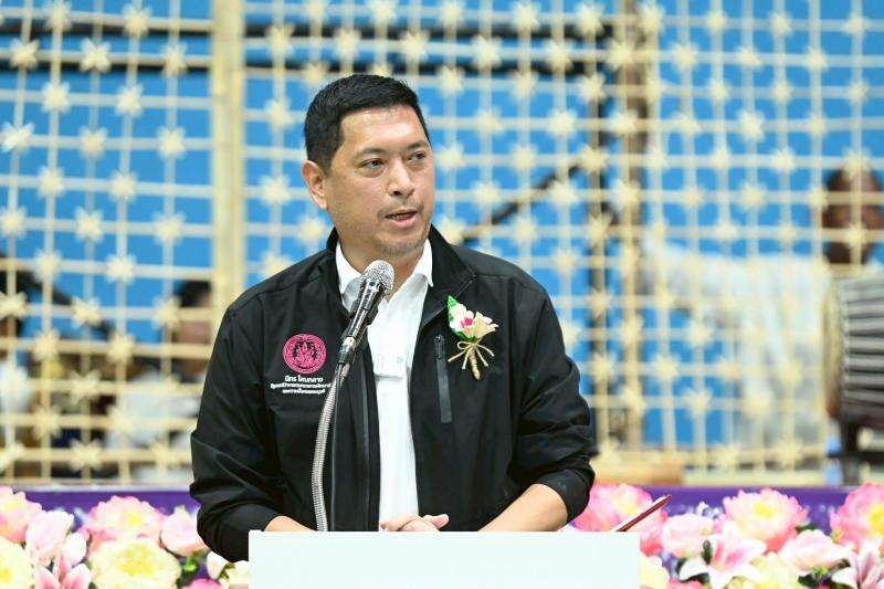 รมว.พม. ลงพื้นที่จ�