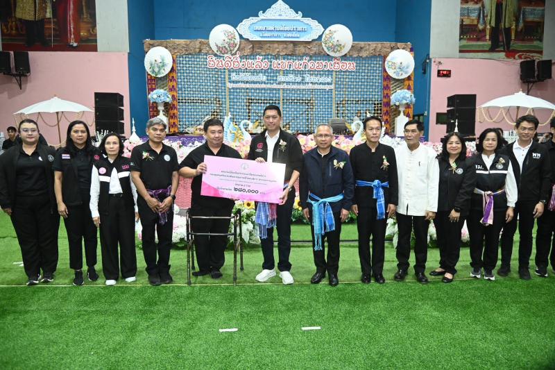 รมว.พม. ลงพื้นที่จ�
